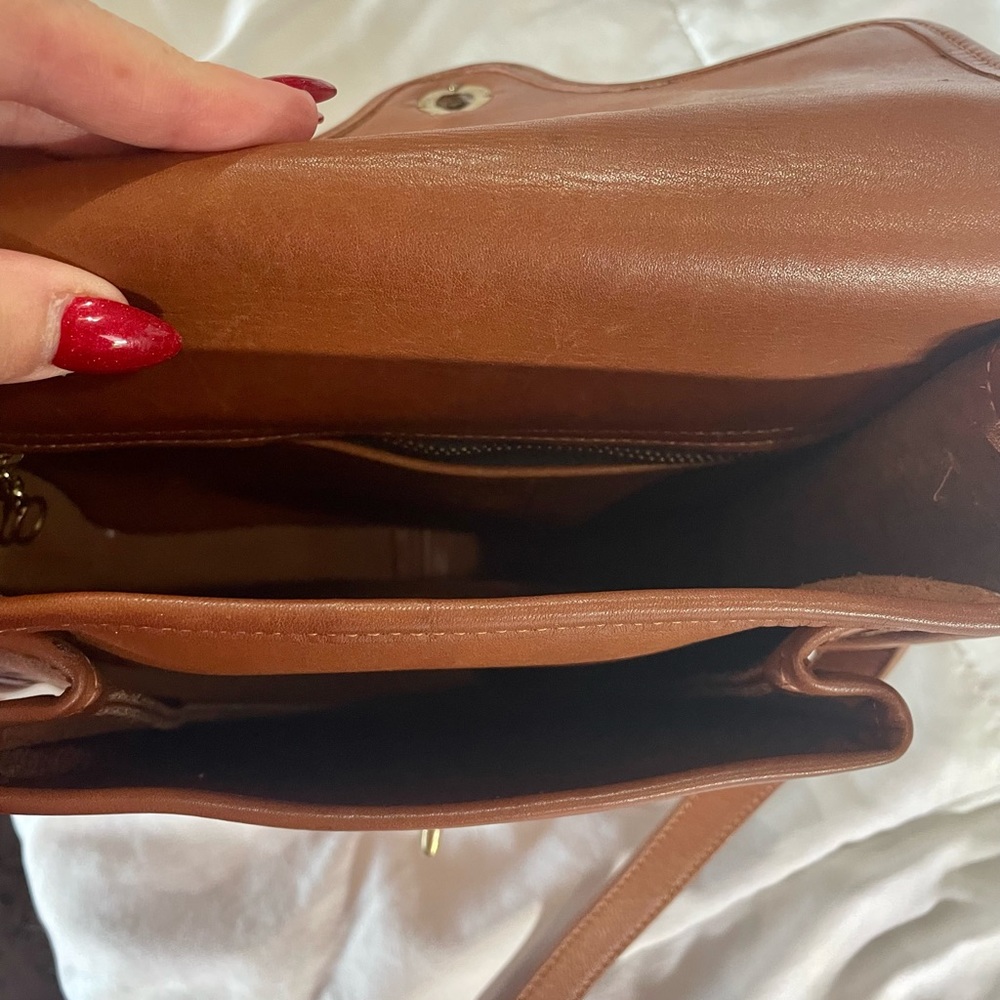 Coach Vintage Leather Crossbody - Picture 7 of 11